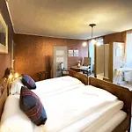 Du Glacier Boutique & Traditions 3*