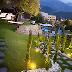 Du Glacier Boutique & Traditions Hotel