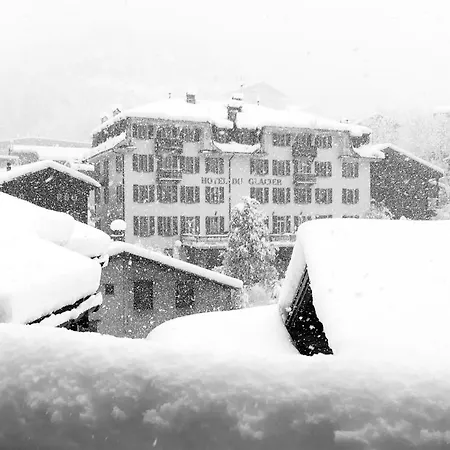 Du Glacier Boutique & Traditions