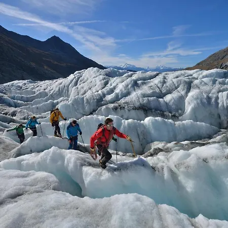 Du Glacier Boutique & Traditions 3*