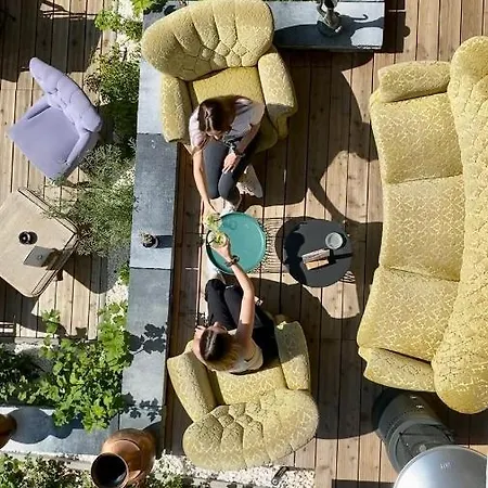 Du Glacier Boutique & Traditions