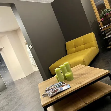 Du Glacier Boutique & Traditions