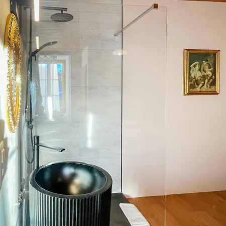 Du Glacier Boutique & Traditions