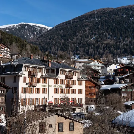 Du Glacier Boutique & Traditions Hotel 3*