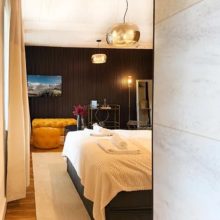 Du Glacier Boutique & Traditions 3*