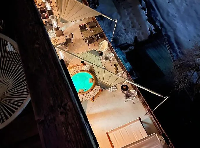 Du Glacier Boutique & Traditions Hotel 3*