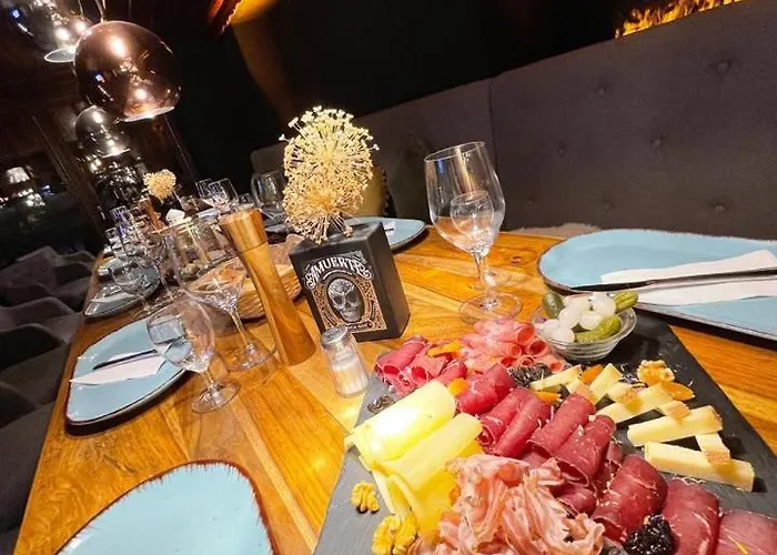 Du Glacier Boutique & Traditions Hotel 3*