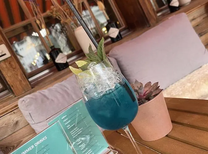 Du Glacier Boutique & Traditions 3*